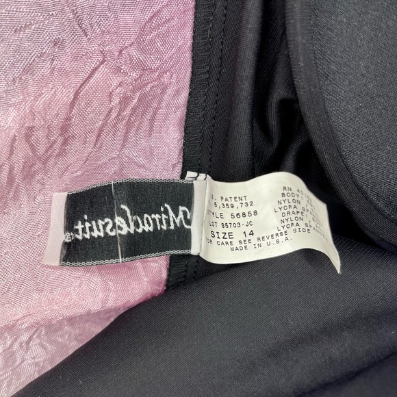 NWT MIRACLESUIT 14 BLACK OCEANERS UNDERWIRE BRA TOP LOOK 10 POUNDS LIGHTER - Picture 12 of 13